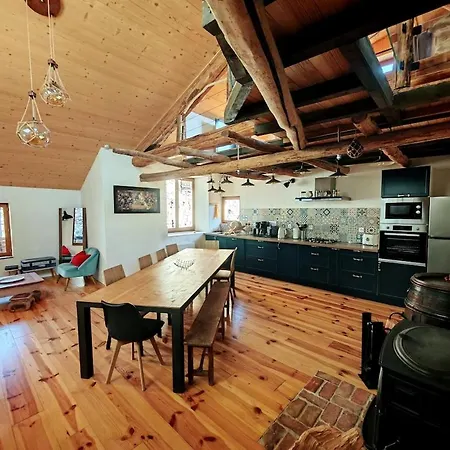 펜션 Maison De Village De Caractere, 10 Pers Beauvezer