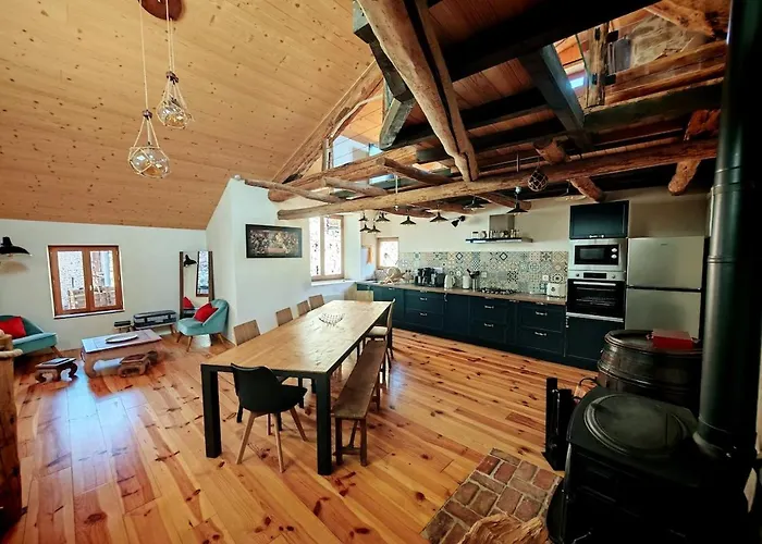 Holiday home Maison De Village De Caractere, 10 Pers Beauvezer